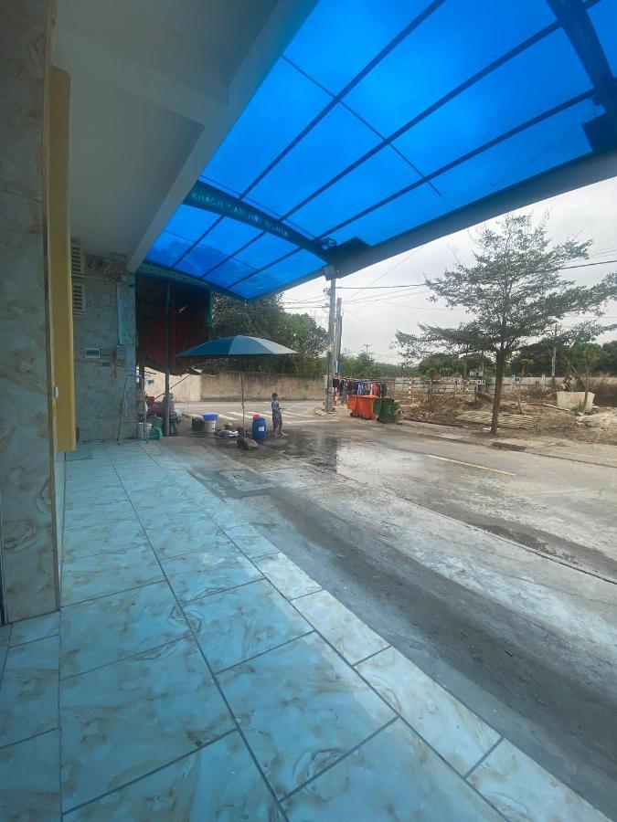 Khach San Hoi Nghia Binh Duong Hotell Tan Uyen Eksteriør bilde