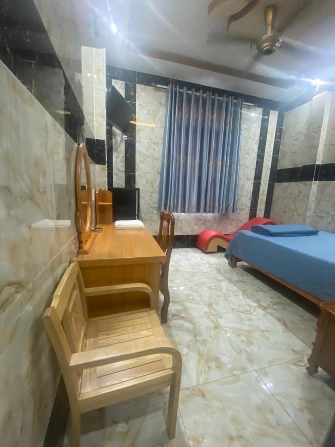 Khach San Hoi Nghia Binh Duong Hotell Tan Uyen Eksteriør bilde