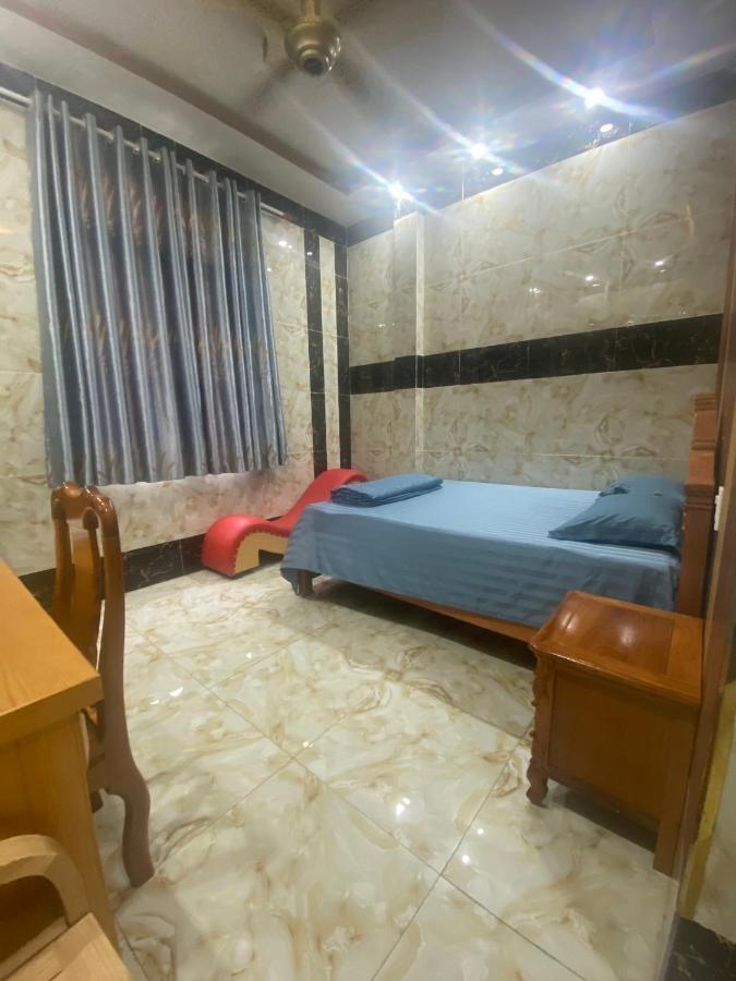 Khach San Hoi Nghia Binh Duong Hotell Tan Uyen Eksteriør bilde