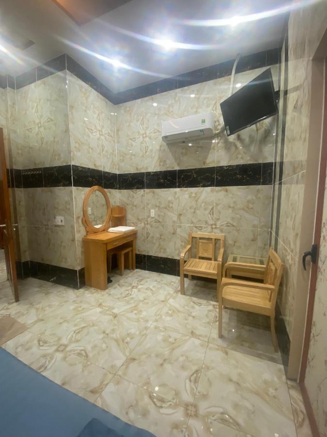 Khach San Hoi Nghia Binh Duong Hotell Tan Uyen Eksteriør bilde